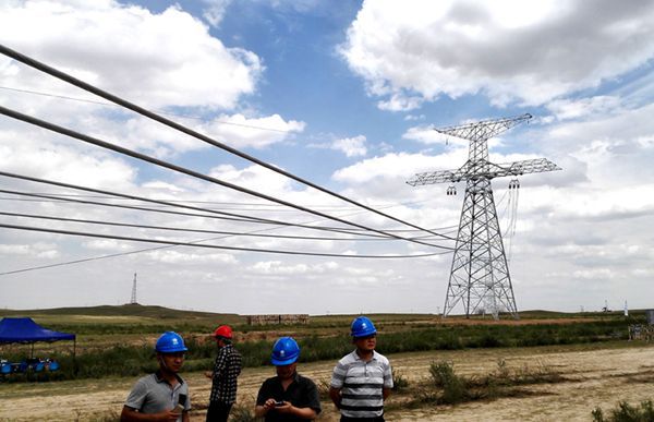 我國(guó)建成特高壓輸電線(xiàn)路使用了碳纖維作為承重材料